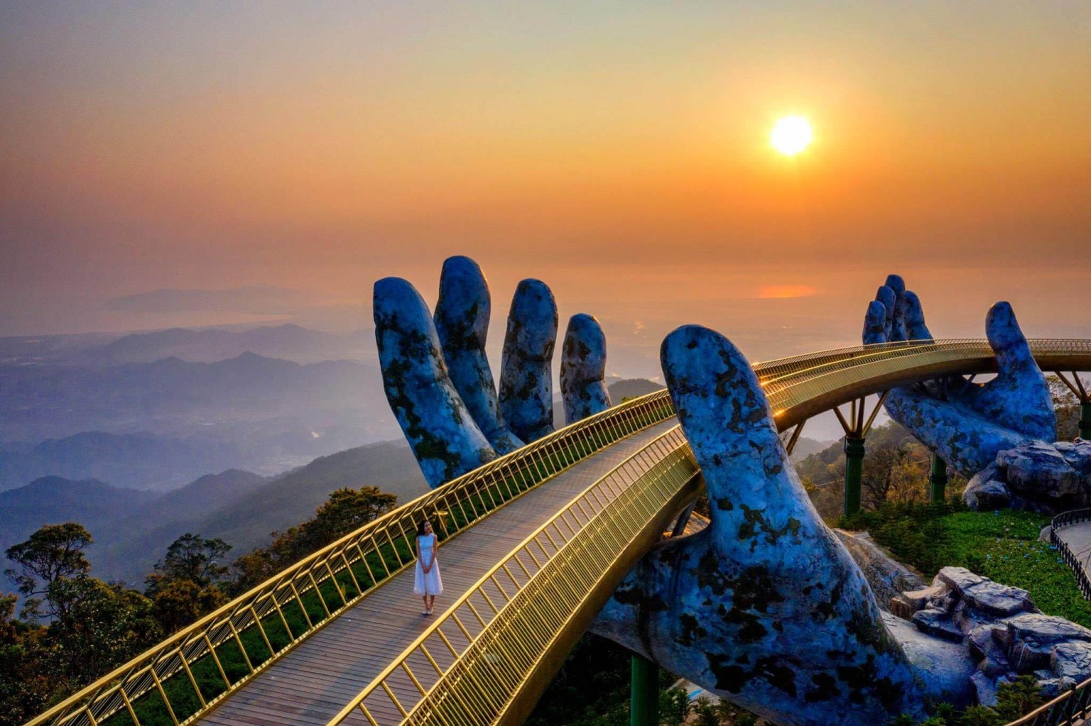 Da Nang blends coastal charm with modern city life, making it a dynamic destination year-round 